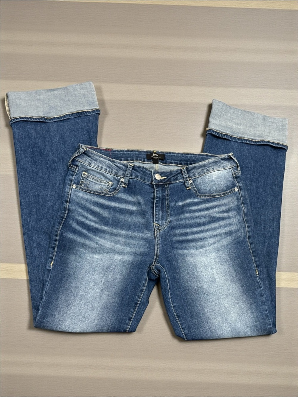 True Religion Becca Bootcut Mid Rise Cuff Jeans Medium Wash Size 32 - Picture 3 of 10